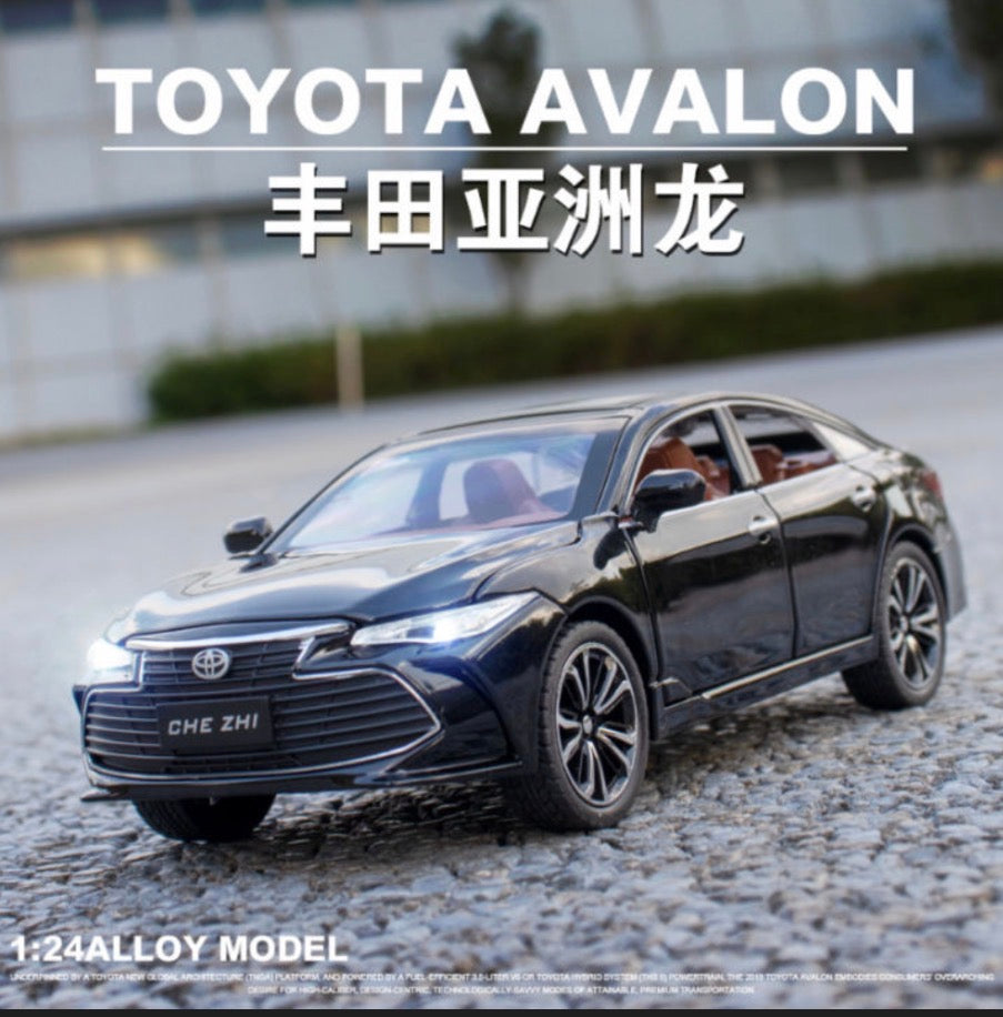 Alloy Die-casting Toyota Avalon 1:24 Sound Light Pull Back Toy Car For Kid Birthday Gift Saloon Model