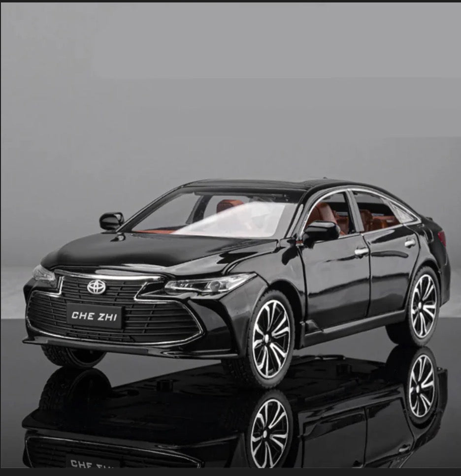 Alloy Die-casting Toyota Avalon 1:24 Sound Light Pull Back Toy Car For Kid Birthday Gift Saloon Model