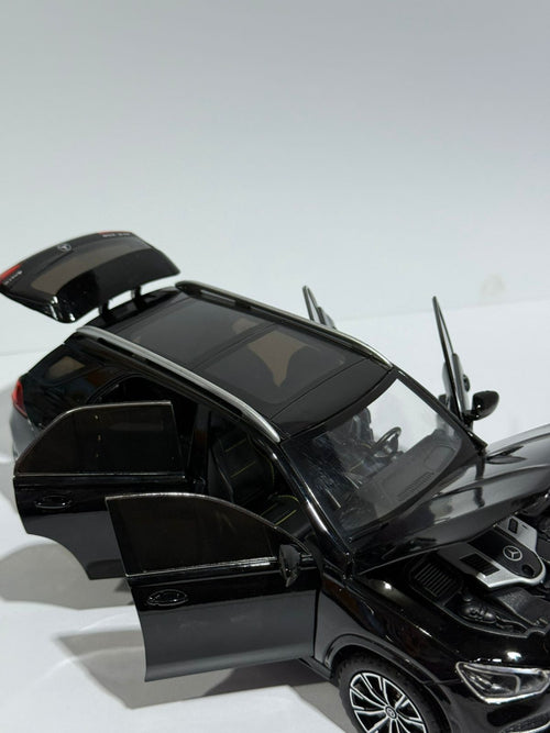 1:24 Diecast Mercedes GLE - 350 Model Car With Smoke